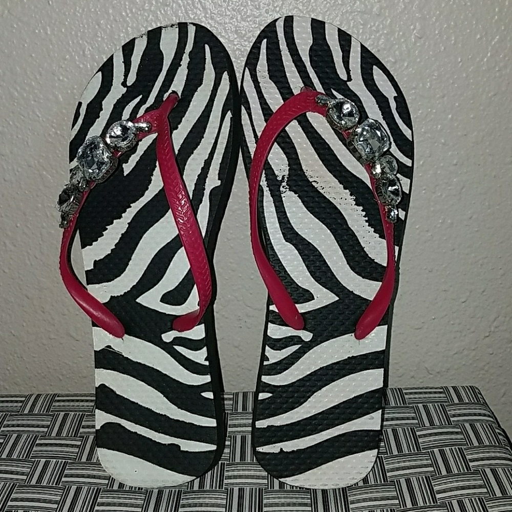 Cute brand new flip flops